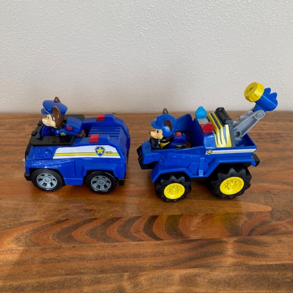 Paw Patrol Lot Chase Patrol Cruiser and Chase Deluxe Vehicle - Picture 4 of 7